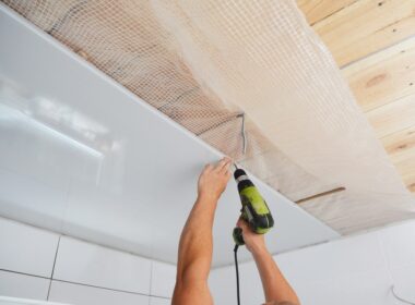 Conseils pour une finition de plafonnage professionnelle 